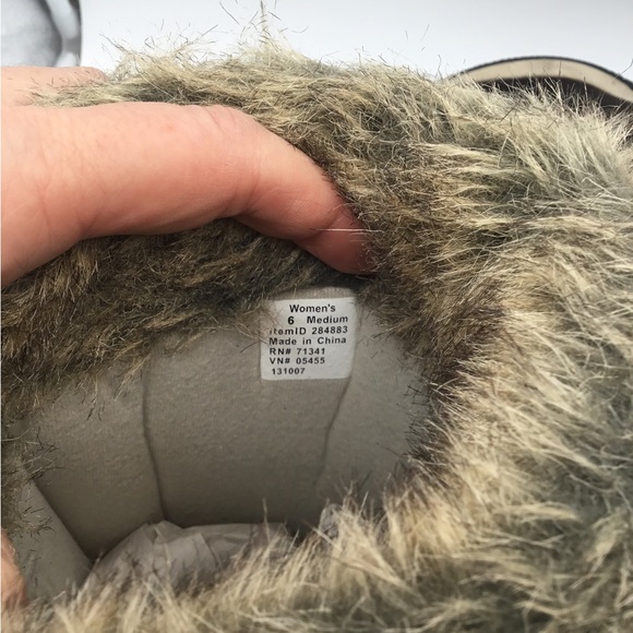 LL Bean Carrabassett Faux Fur Lace Up Snow Boots - Picture 4 of 9